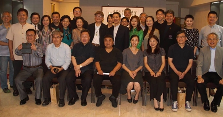 翡翠青瓷, 何志隆, 陶藝家, 藝術家, 陶瓷藝術, 柴燒, 自然落灰, 開片, 冰裂, 植物灰釉, 青瓷歷史, 藝術品, 收藏, jadeceladon, 翡翠青瓷藝術文化有限公司
