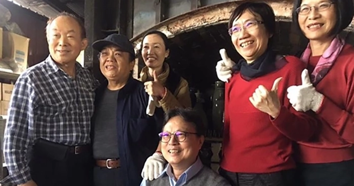 翡翠青瓷, 何志隆, 陶藝家, 藝術家, 陶瓷藝術, 柴燒, 自然落灰, 開片, 冰裂, 植物灰釉, 青瓷歷史, 藝術品, 收藏, jadeceladon, 翡翠青瓷藝術文化有限公司