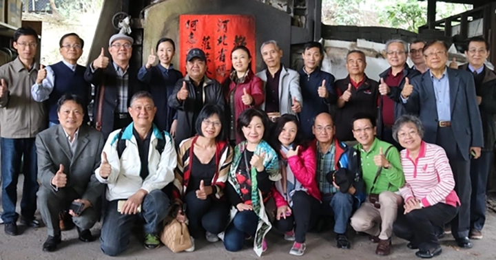 翡翠青瓷, 何志隆, 陶藝家, 藝術家, 陶瓷藝術, 柴燒, 自然落灰, 開片, 冰裂, 植物灰釉, 青瓷歷史, 藝術品, 收藏, jadeceladon, 翡翠青瓷藝術文化有限公司